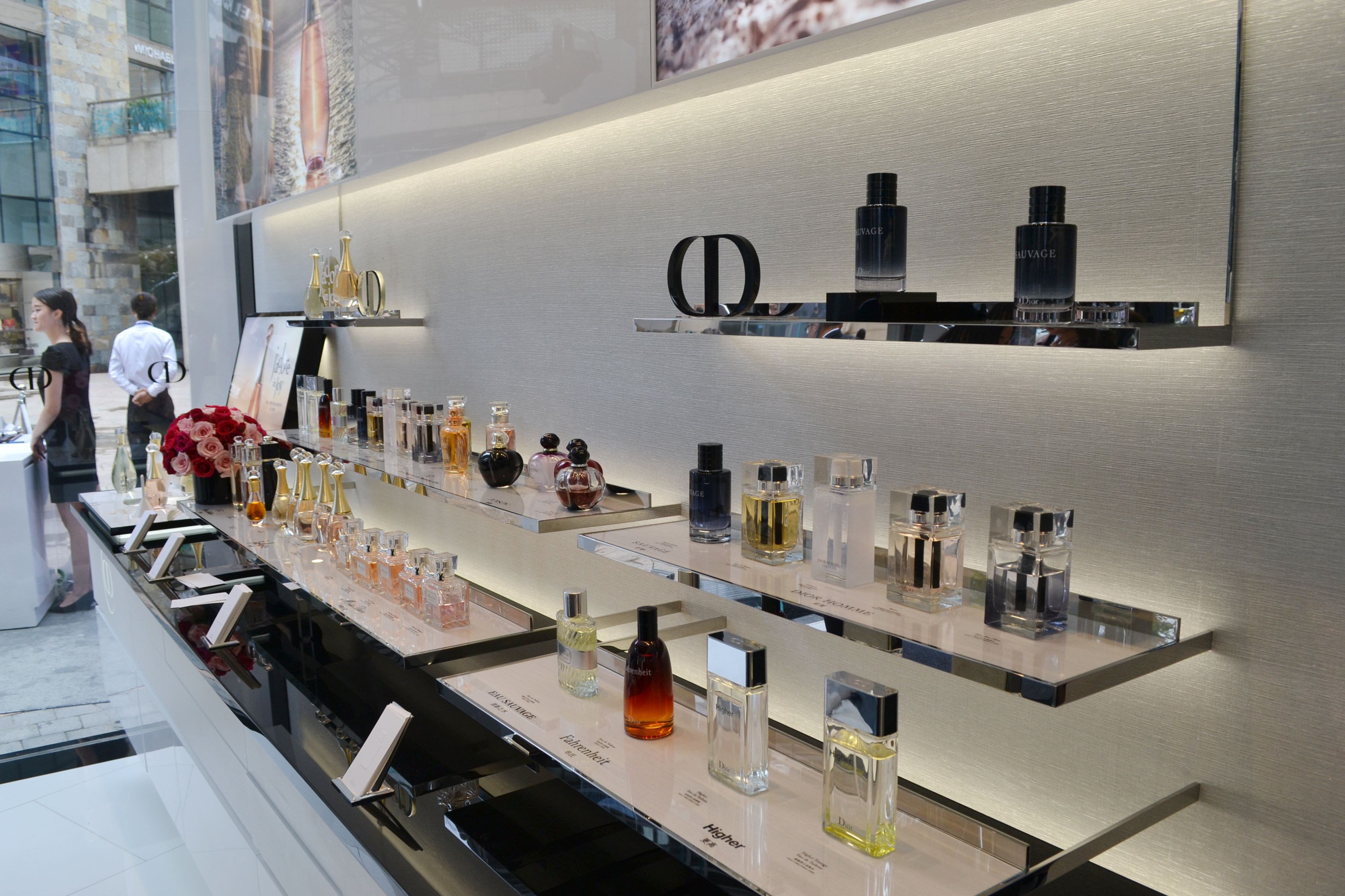 Dior迪奥后台彩妆概念精品店 昆明顺城盛大揭幕